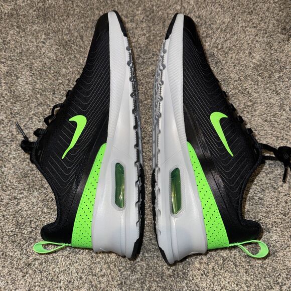 Size 11 Men’s Nike Air Max Nuaxis